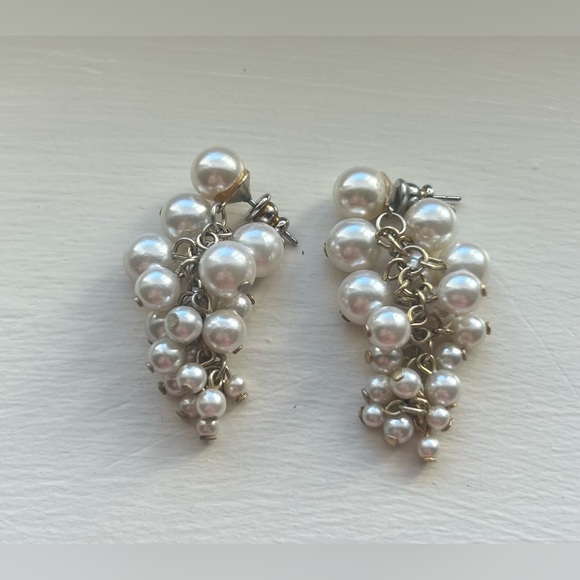 Grape Cluster Pearl Earrings - Picture 2 of 4